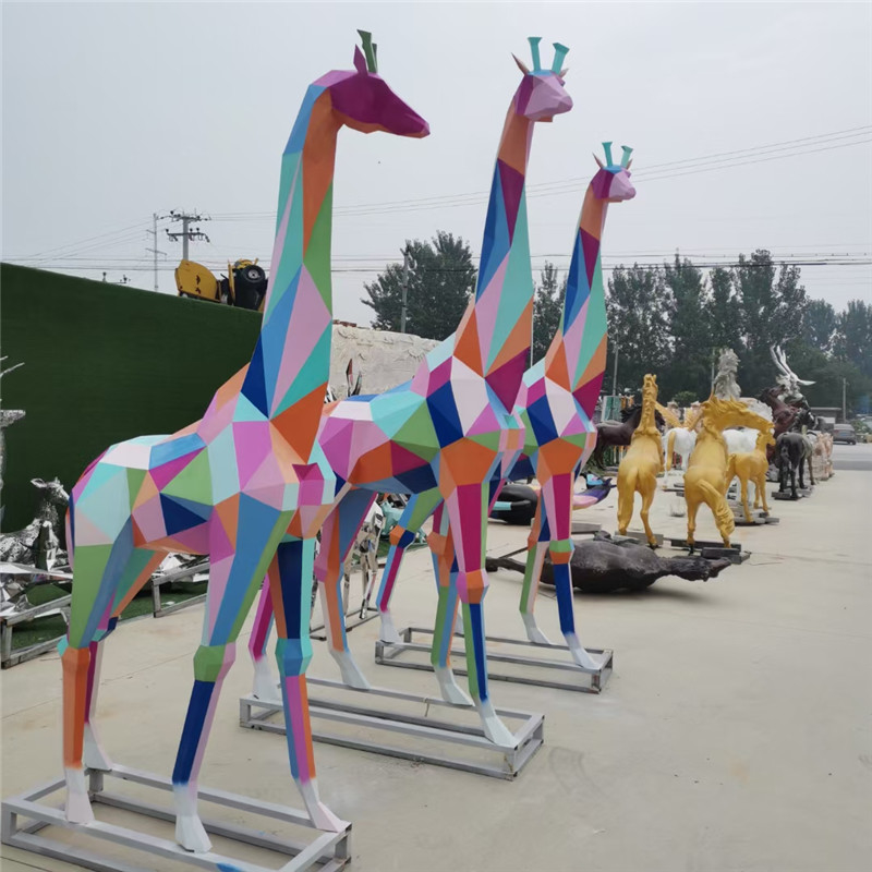 FRP Colorful Giraffe Sculpture To Figure Custom 300CM